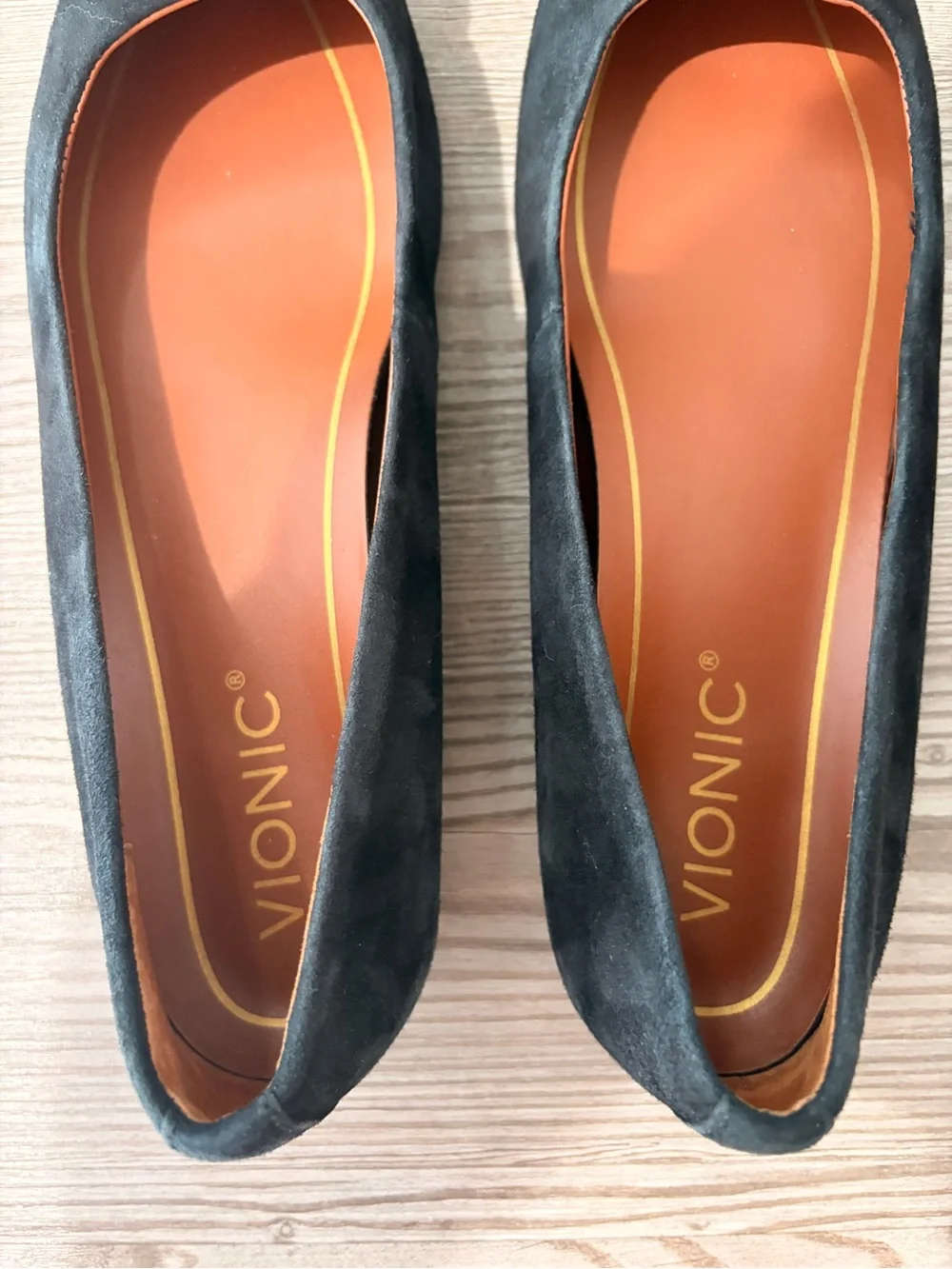 VIONIC BLACK SUEDE LOOK POINTED TOE FLATS WITH TORTOISESHELL BUCKLE, SIZE 7.5 - Picture 3 of 7